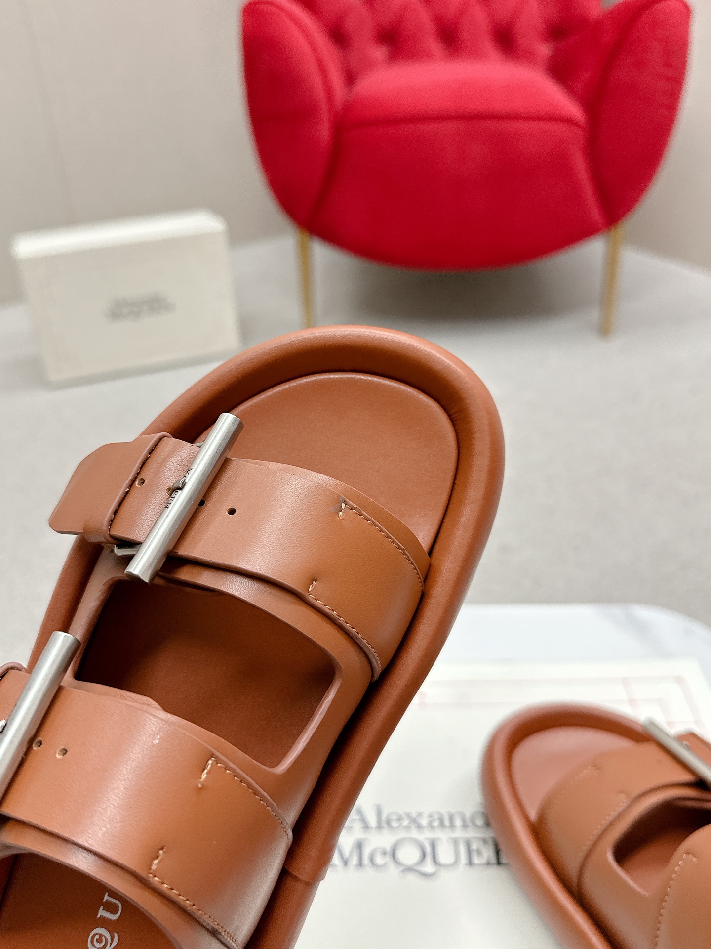 McQueen 25ss Collection: Fashionable, Comfortable, and Durable Footwear - 图片 7