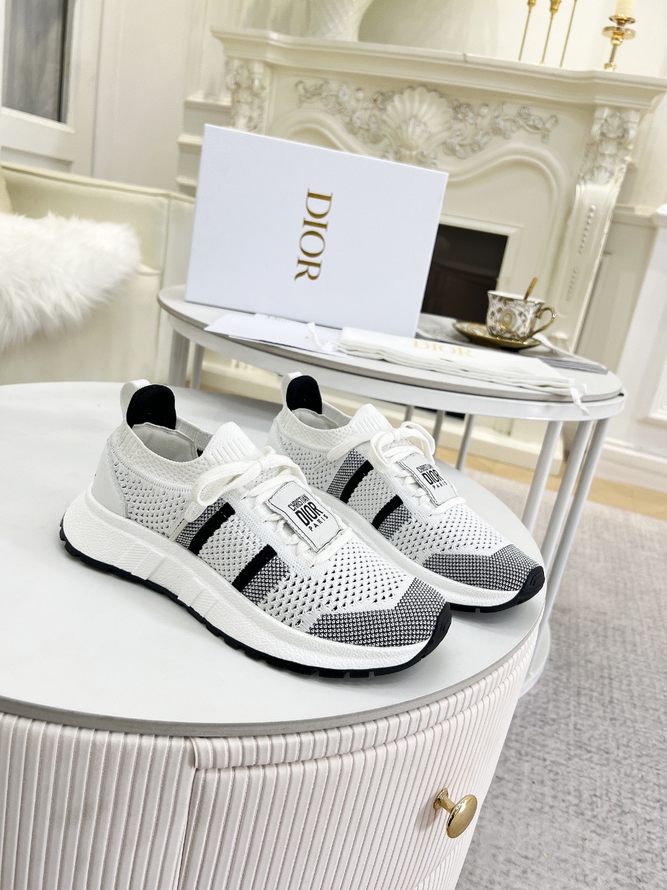 NO:384133,Dior's latest spring and summer flying knit sneakers, Taikoo Hui RMB purchased and developed, perfect replica, a single item with a very high appearance rate of 25SS, a sneaker that you fall in love with at first sight, classic and versatile, suitable for all seasons, can be matched with all kinds of clothing, super good on the feet, original custom flying knit, super skin-friendly and comfortable, super good foot feeling, super light sole 'Christian Dior' logo combination outsole original matching packaging Size women 35-41 (40 41 custom), casual shoes/sports shoes, dior, dior, sneakers19860909Dior迪奥春夏最新款飞织运动鞋 太古汇RMB购入开发 完美复刻 25SS出镜率非常高的一款单品 一眼就爱上的运动鞋,经典百搭四季皆宜,可与各式服装搭配 上脚超级好看 原版定制飞织 超级亲肤舒适 脚感超级好 大底超轻 “Christian Dior”标志组合大底原版配套包装 Size女35-41（40 41定制）,休闲鞋/运动鞋,dior,dior,sneakers,Women's Shoes