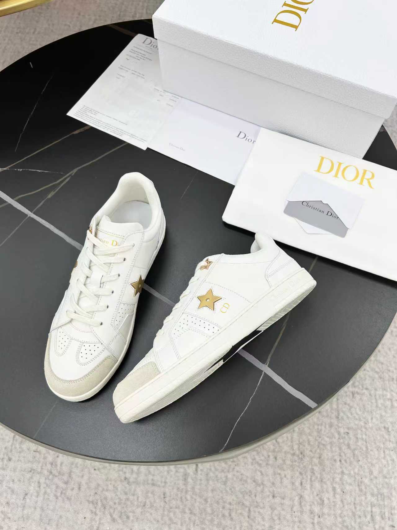 NO:604493,Real price 2025 Dior Dior autumn and winter new products, fashion and trend coexist. Imported cowhide is customized one to one. 35-41, 41 customized fabrics; cowhide, lining mesh + sheepskin, outsole TPU, dior, dior, cowhide, sheepskin19860909实价2025Dior迪奥秋冬新品时尚与潮流并存.进口牛皮一比一订制.35-41,41定制 面料；牛皮 内里网布+羊皮 大底TPU,,dior,dior,cowhide,sheepskin,Men's shoes