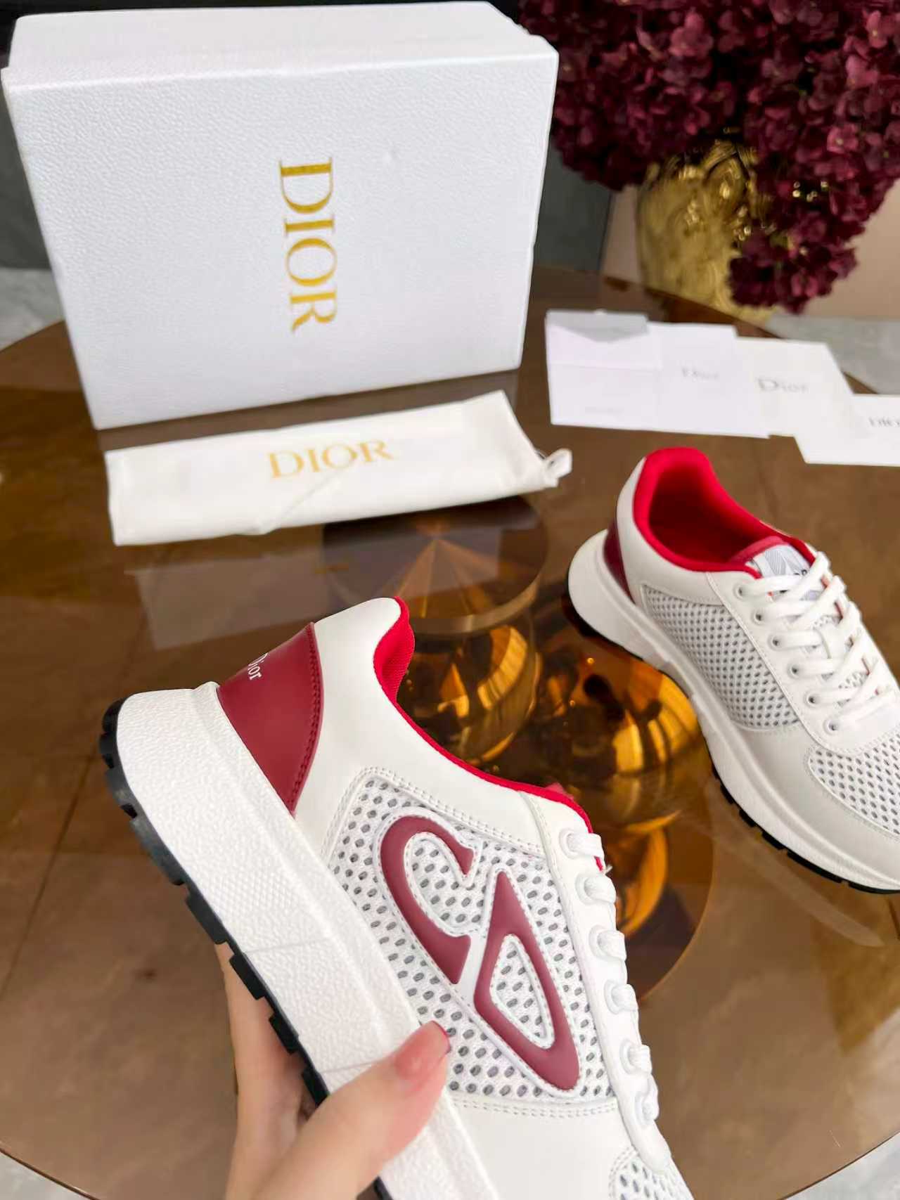 NO:533132,Real price 2025 Dior autumn and winter new products coexist with fashion and trends. Imported cowhide are one-to-one customization. Women's 35-41,41 customization. Men's 39-45,45 customization fabric; cowhide inner breathable mesh cloth, large sole TPU, dior, dior, cowhide19860909实价 2025Dior迪奥秋冬新品时尚与潮流并存.进口牛皮一比一订制.女35-41,41定制.男39-45,45定制 面料；牛皮 内里透气网布 大底TPU,,dior,dior,cowhide,Men's shoes