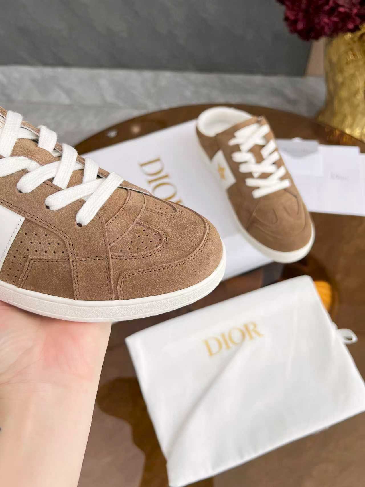 NO:604501,Actual price 2025 Dior Dior autumn and winter new products coexist with fashion and trends. Imported cowhide is customized one to one. Women 35-41, 41 customized. Fabric; beef tendon, breathable mesh lining, outsole TPU, dior, dior, cowhide19860909实价2025Dior迪奥秋冬新品时尚与潮流并存.进口牛皮一比一订制.女35-41,41定制. 面料；牛筋 内里透气网布 大底TPU,,dior,dior,cowhide,Men's shoes