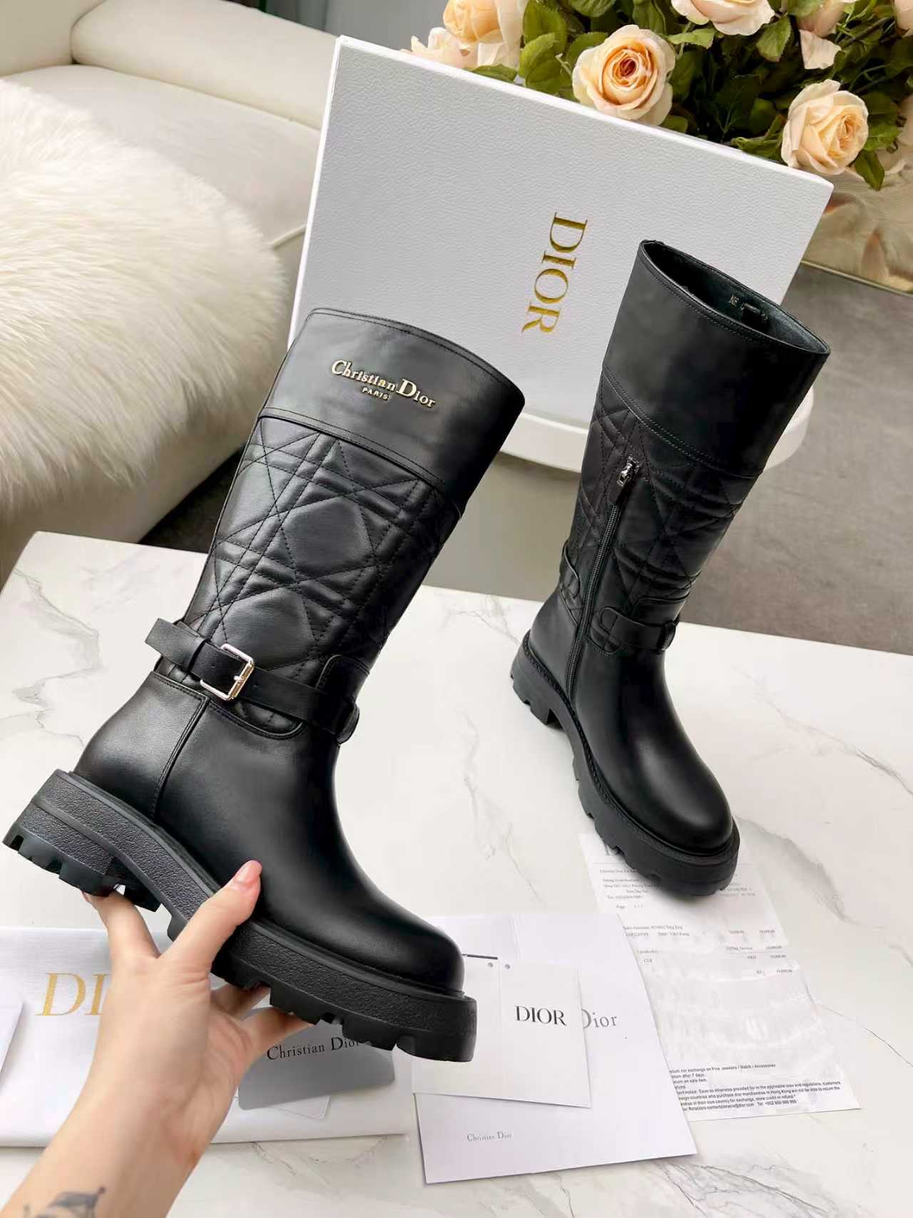 NO:612534,Dior Dior's new autumn and winter products are fashionable and trendy. Imported calfskin, sheep lining. Original one-to-one customization. 35-41, 41 customized fabric imported calfskin lining sheep lining outsole foam, boots, dior, dior, boots, cowhide19860909Dior迪奥秋冬新品时尚与潮流并存.进口小牛皮,羊里.原版一比一订制.35-41,41定制 面料进口小牛皮 内里羊里 大底发泡,靴子,dior,dior,boots,cowhide,Women's Shoes