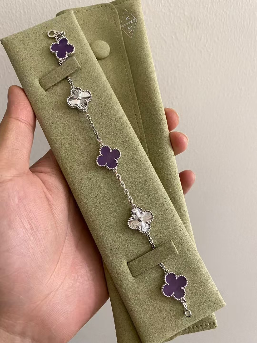 NO:765724,vca four-leaf clover purple laser five-flower bracelet, bracelet, Cartier high-end jewelry19860909vca四叶草紫色镭射五花手链,,bracelet,卡迪亚高端饰品,Jewelry