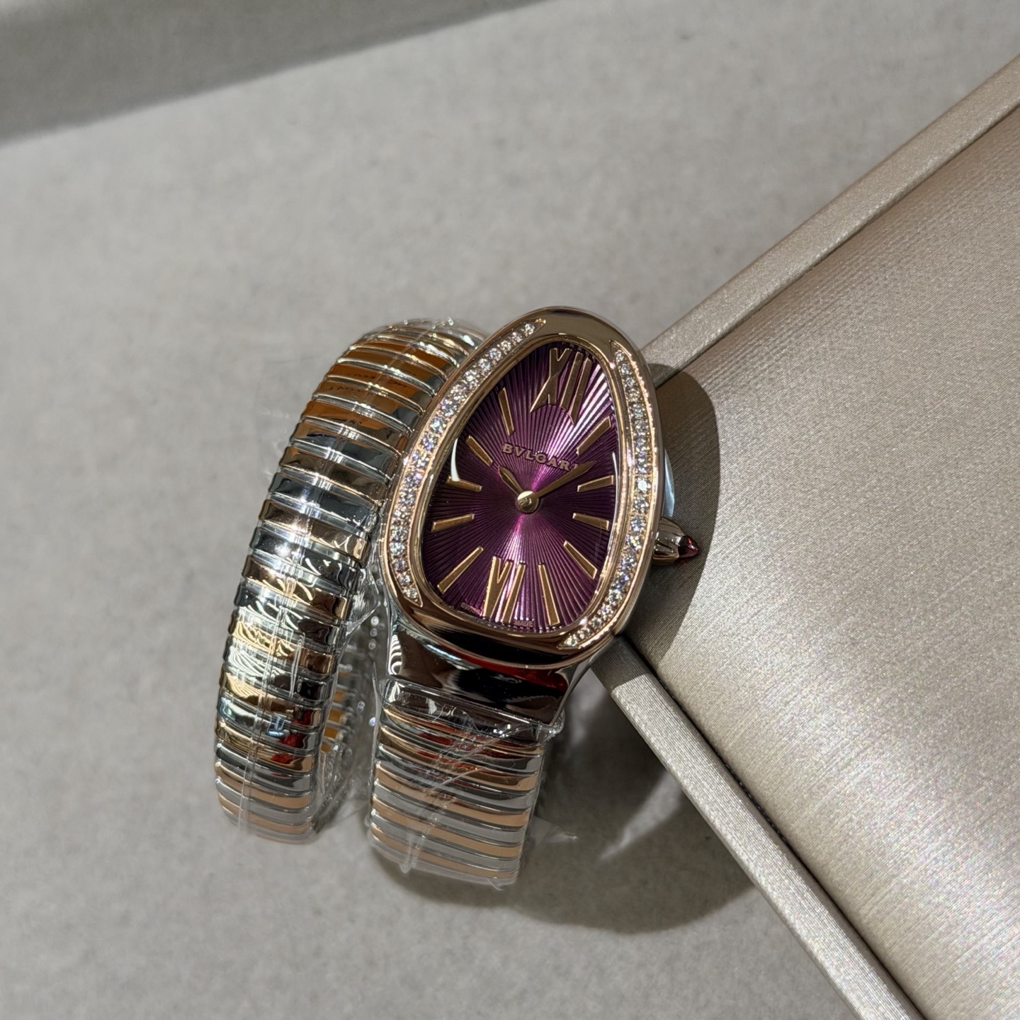 Bvlgari Serpenti Tubogas detail 6