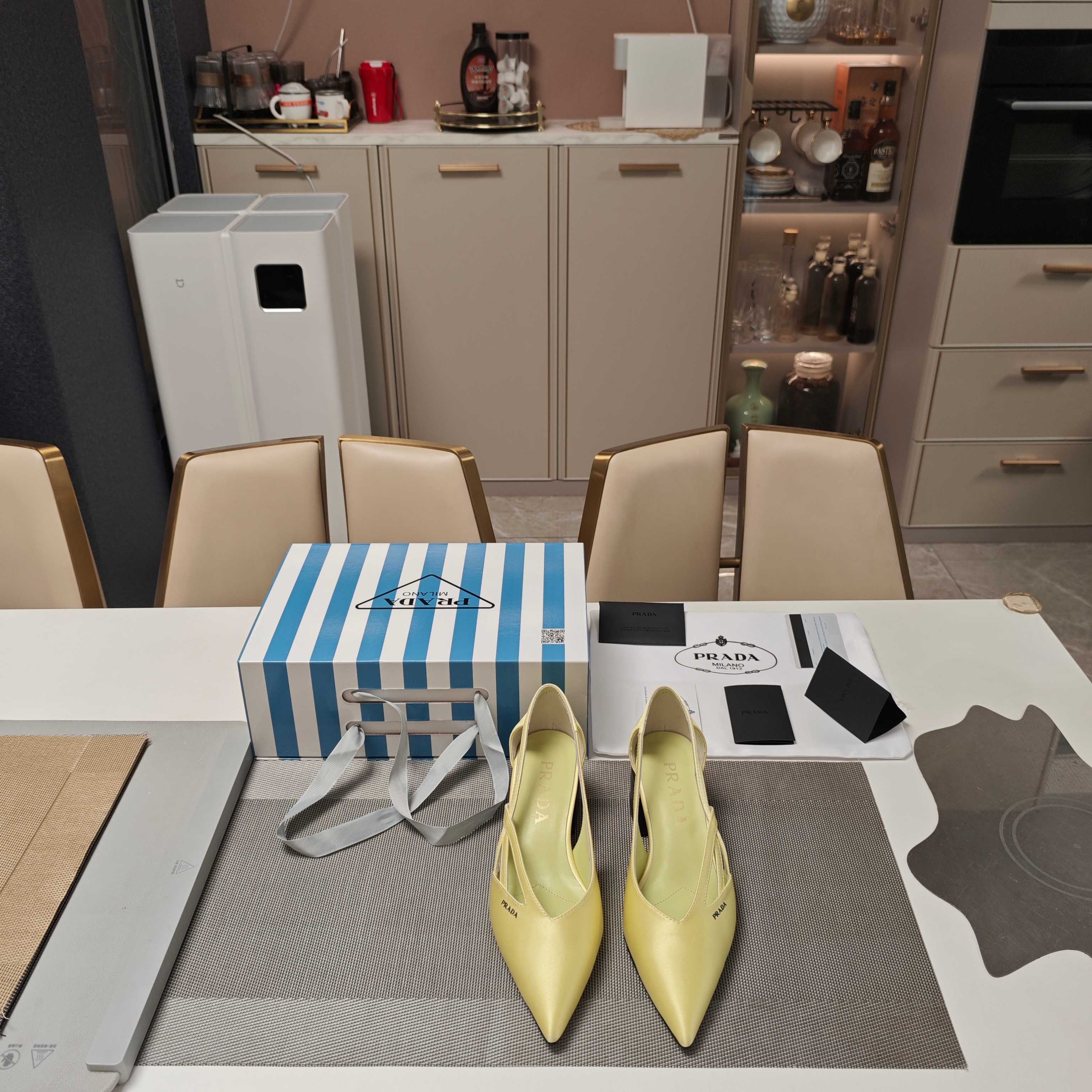 NO:260138,Hollow logo sandal series (the highest version of the top packaging) PRADA 2025s Prada spring and summer new product, (top version) strength is coming!  Prada's 