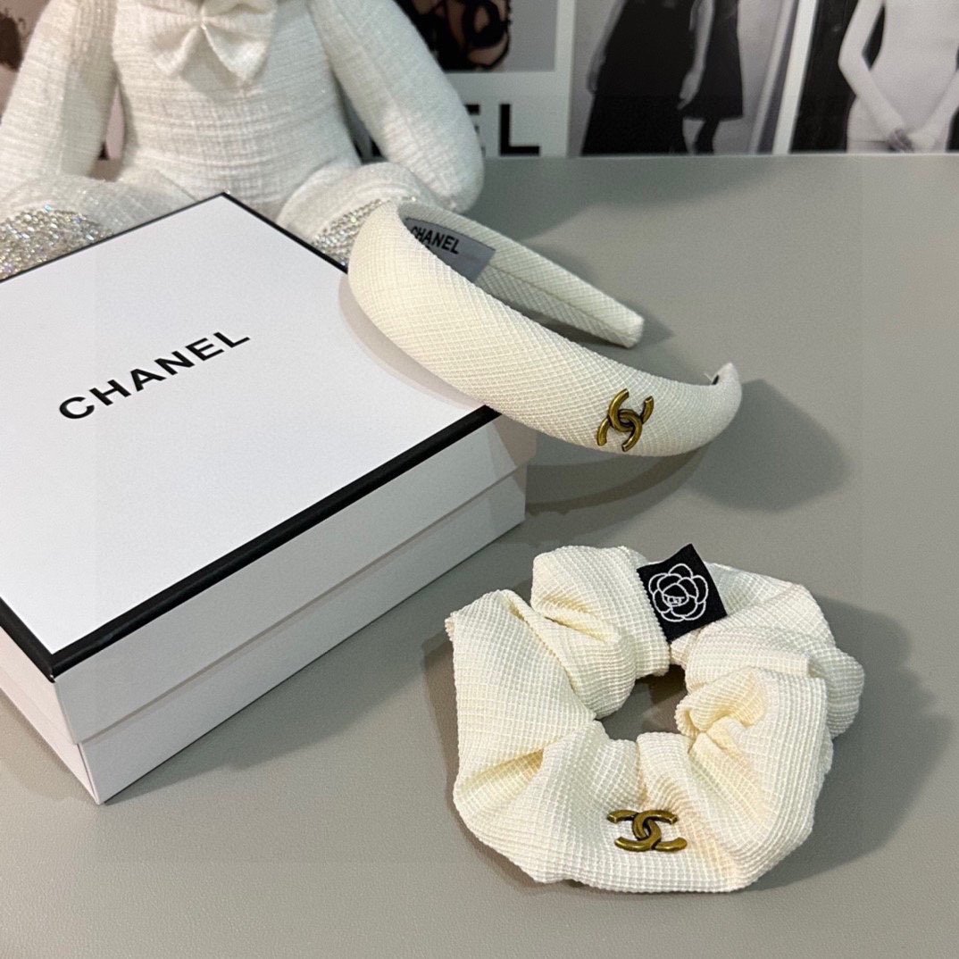两件套配专柜包装Chanel香奈儿最新爆款来啦两件套发箍发圈优雅的girl值得入手非常好搭配气质有品位建
