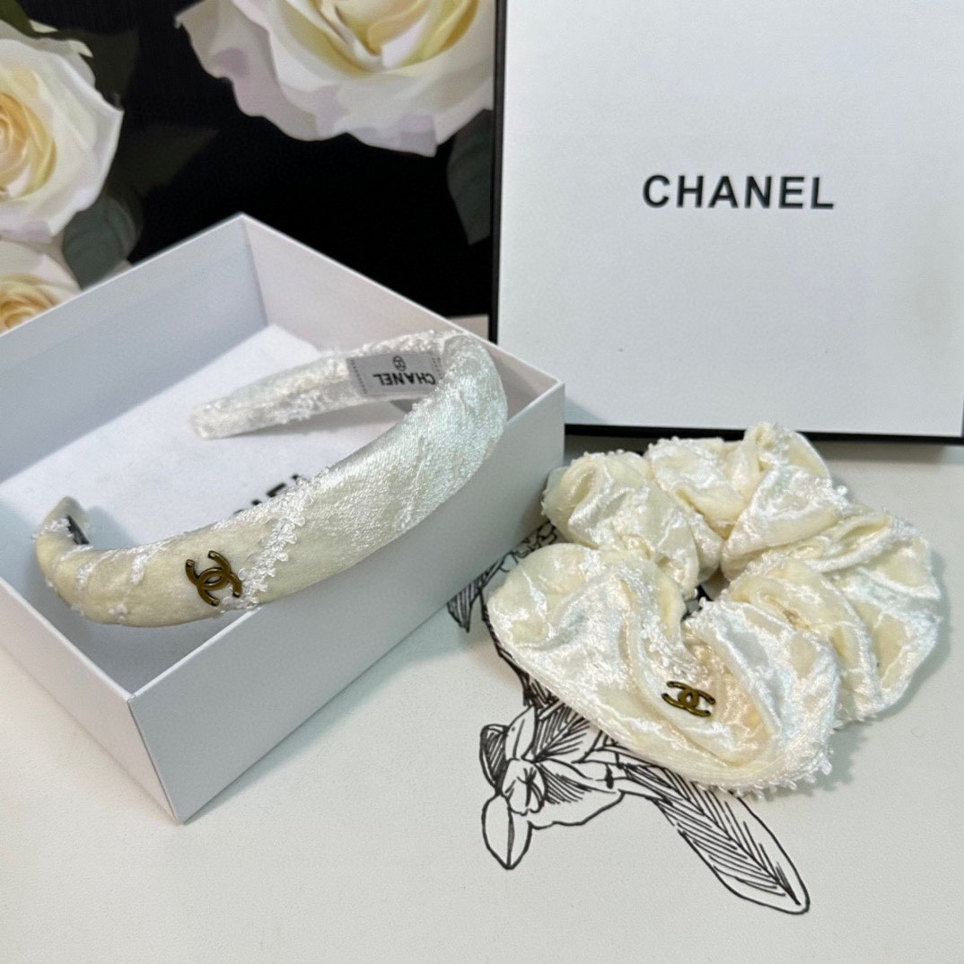 两件套配专柜包装Chanel香奈儿最新爆款来啦丝绒两件套发箍发圈优雅的girl值得入手非常好搭配气质有品