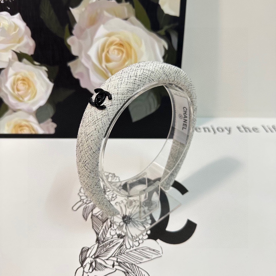 NO:275650,Specially equipped with counter packaging CHANEL (Chanel) popular hairband, age-reducing girls are versatile and unpredictable, super beautiful pearl hairband, major internet celebrities are rushing to wear it, no matter how you can't take pictures of his beauty, physical super fairy hairpins, hairpins, chanel, chanel, hairpins19860909特 配专柜包装 CHANEL（香奈儿）爆款发箍 减龄少女百搭不过时 超好看的珍珠发箍 各大网红争先戴上 怎么都拍不出他的美 实物超仙发夹,发夹,chanel,chanel,hairpins,accessory