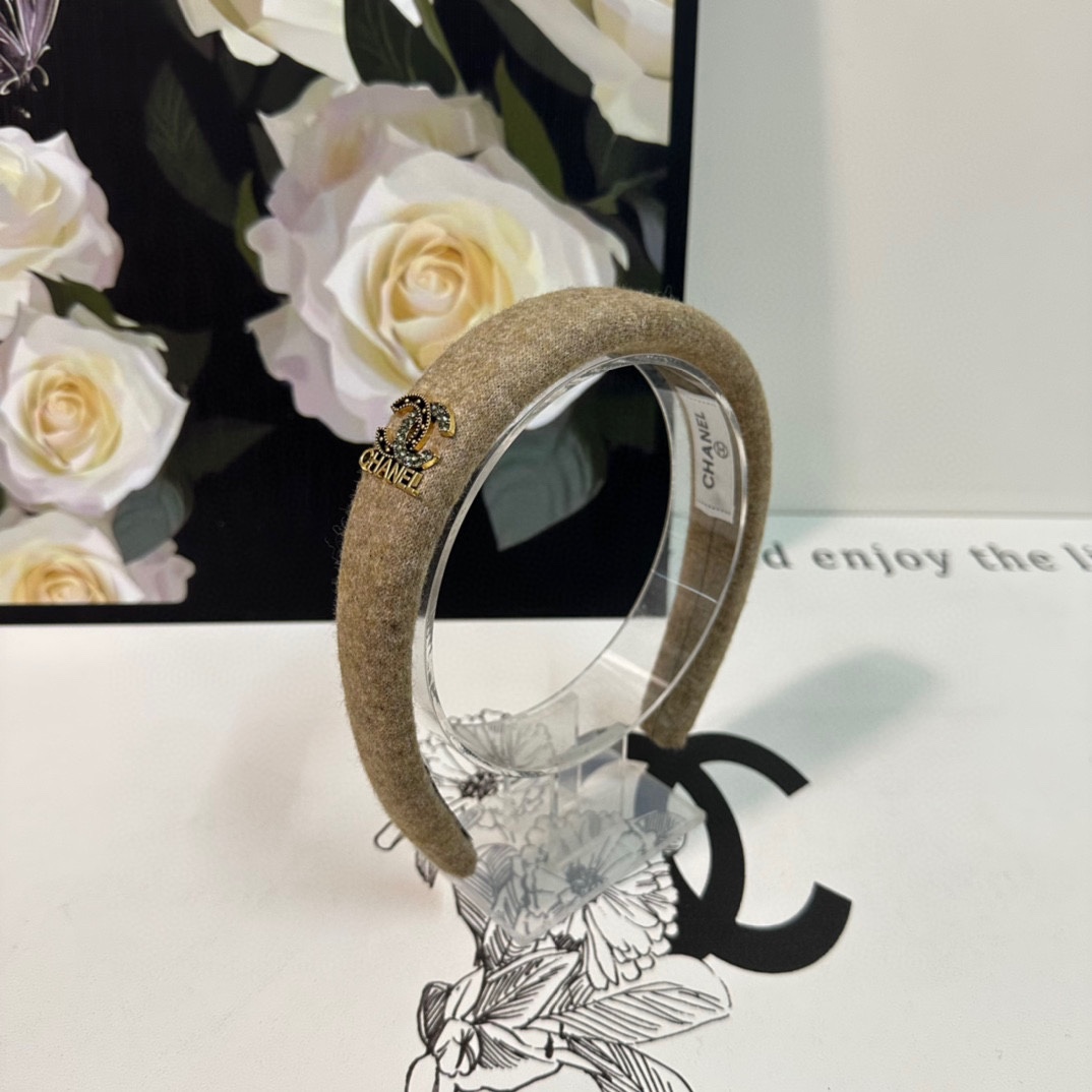 NO:275609,Specially equipped with counter packaging Chanel (Chanel) latest hairband, fairy, quick to buy, special material, no head, salt or sweet~ hairpins, hairpins, chanel, chanel, hairpins19860909特 配专柜包装 Chanel（香奈儿）最新发箍 小仙女快入手 特殊材质 不嘞头 可盐可甜～发夹,发夹,chanel,chanel,hairpins,accessory