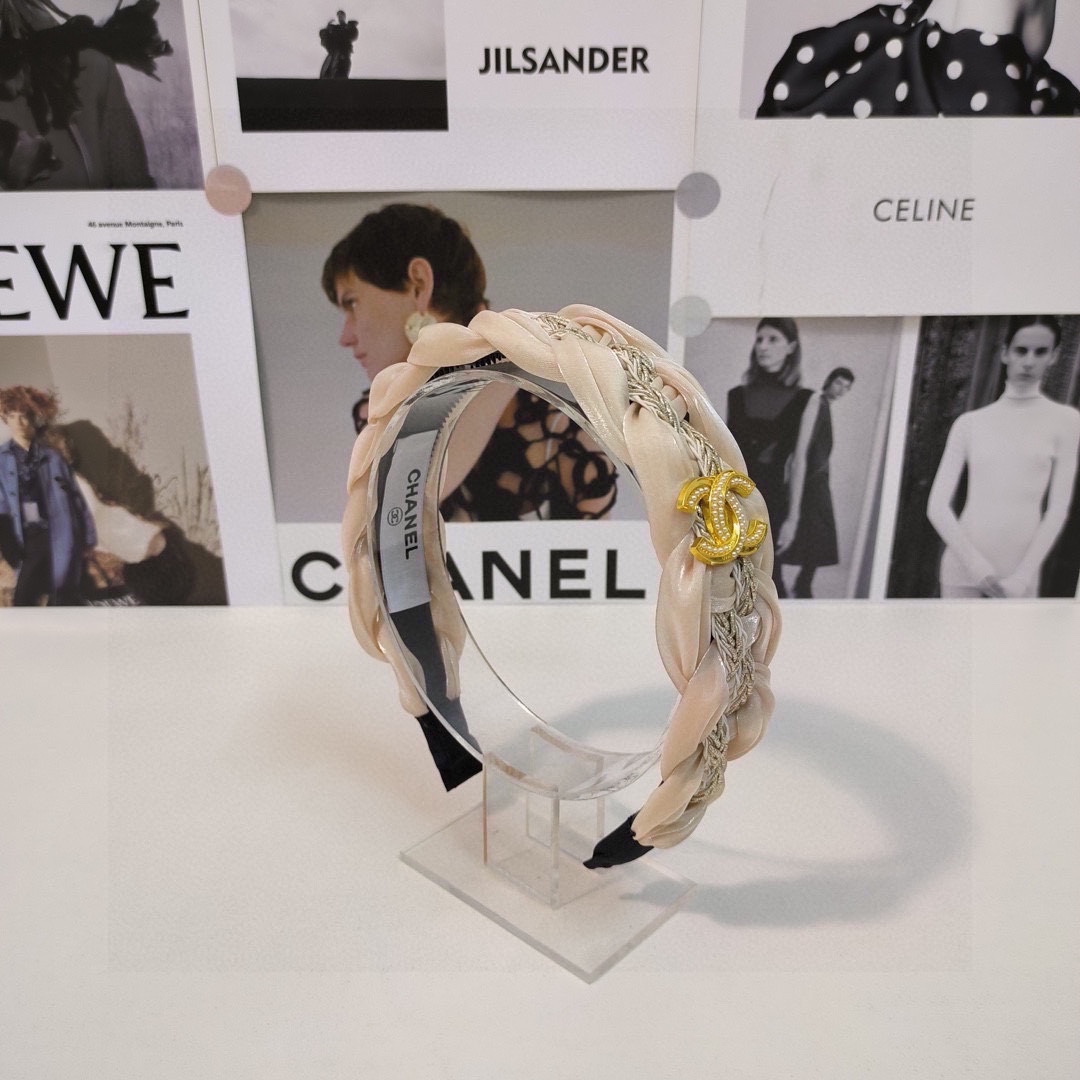NO:276132,Specially equipped with counter packaging Chanel (Chanel) latest high-tech hairband, fairy, quick to buy, special material, no head, salt or sweet~ hairpin hairpins, hairpins, chanel, chanel, hairpins19860909特 配专柜包装 Chanel（香奈儿）最新高工发箍 小仙女快入手 特殊材质 不嘞头 可盐可甜～发夹发夹,发夹,chanel,chanel,hairpins,accessory