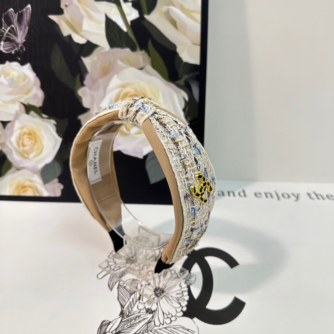 NO:276115,Specially equipped with counter packaging Chanel (Chanel) latest hardware hairband, fairy quick to buy, special material, no head, salt or sweet~ hairpin hairpins, hairpins, chanel, chanel, hairpins19860909特 配专柜包装 Chanel（香奈儿）最新五金发箍 小仙女快入手 特殊材质 不嘞头 可盐可甜～发夹发夹,发夹,chanel,chanel,hairpins,accessory