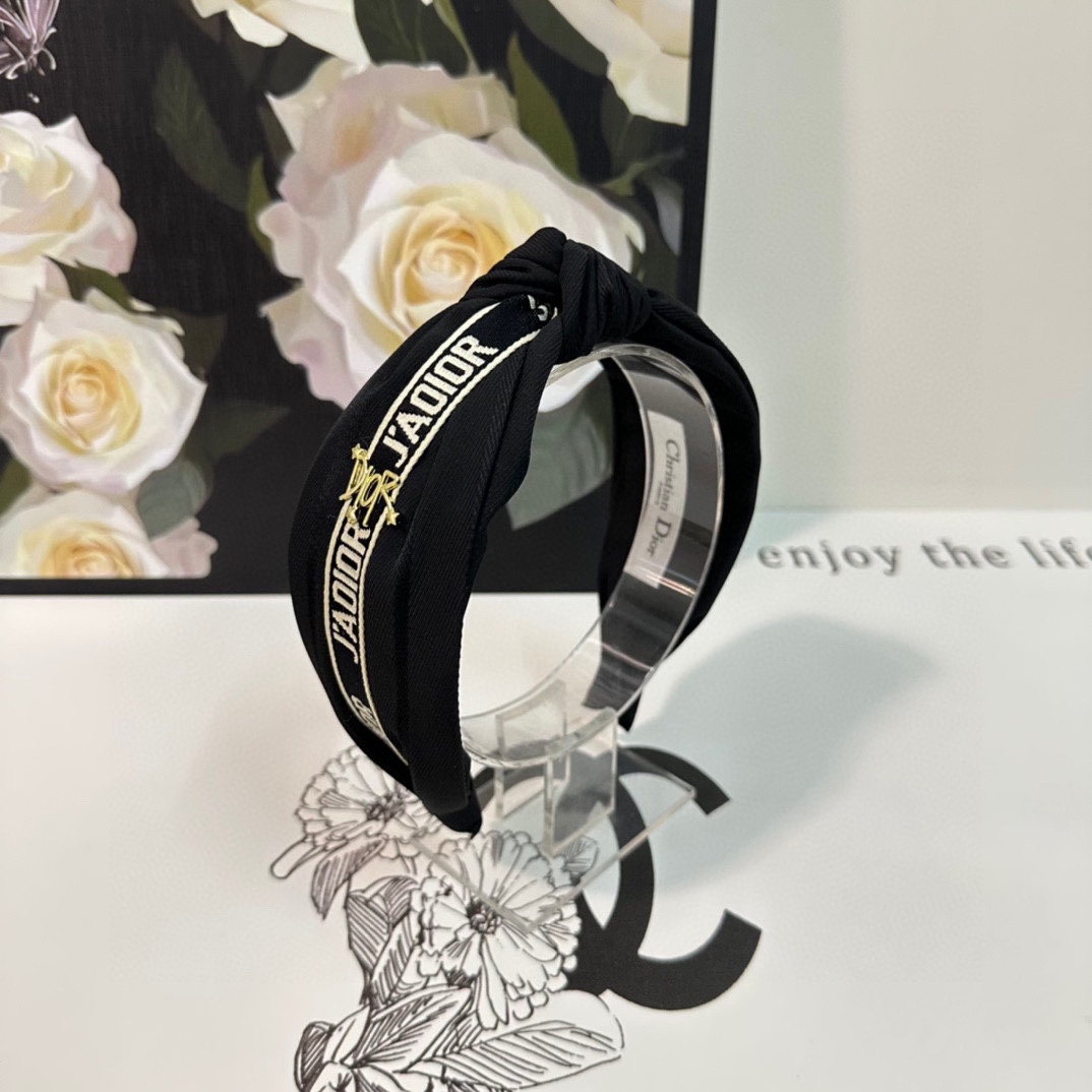 NO:276245,Specially equipped with counter packaging DIOR's latest hardware hairband, fairy quick to buy, special material, no head, salt or sweet~ hairpins, hairpins, dior, dior, hairpins19860909特 配专柜包装 DIOR（迪奥）最新五金发箍 小仙女快入手 特殊材质 不嘞头 可盐可甜～发夹,发夹,dior,dior,hairpins,accessory