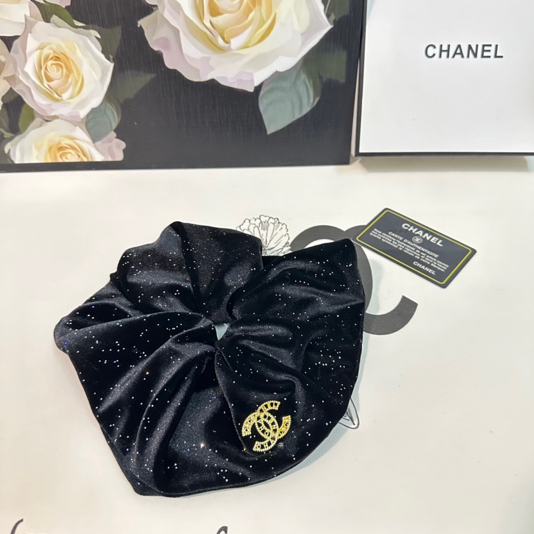 NO:276213,Special (single) with full packaging Chanel (Chanel) popular small-flavored hair ring, special counter model shipped, it looks very high-end, super versatile, you must keep your own hairpins, hairpins, chanel, chanel, hairpins19860909特（单个）配全套包装 Chanel（香奈儿）爆款小香风发圈,专柜款出货 一看就特别高档 超级百搭 必须自留发夹,发夹,chanel,chanel,hairpins,accessory