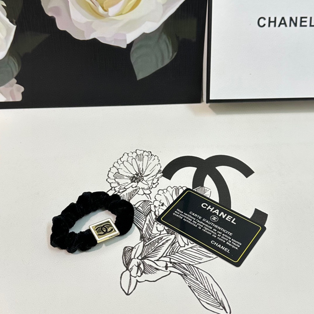 NO:276218,Special (single) with full packaging Chanel (Chanel) popular small-flavored velvet hair ring, special counter model shipped, it looks very high-end at first glance, super versatile, you must keep your own hairpins, hairpins, chanel, chanel, hairpins19860909特（单个）配全套包装 Chanel（香奈儿）爆款小香风丝绒发圈,专柜款出货 一看就特别高档 超级百搭 必须自留发夹,发夹,chanel,chanel,hairpins,accessory