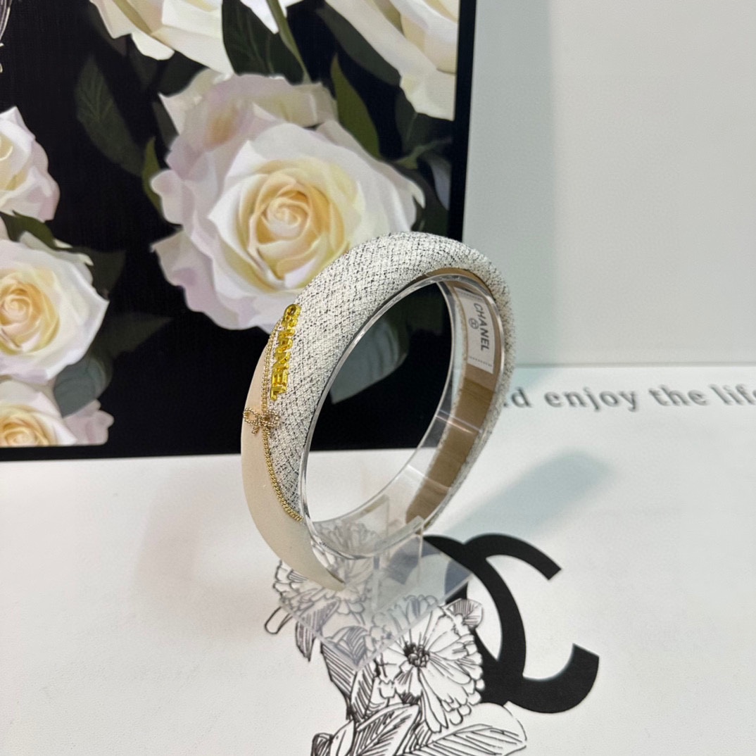 NO:276204,Special counter packaging Chanel (Chanel) latest enamel hairbands, purchased by fairies, special materials, no head, salt or sweet~ hairpins, hairpins, chanel, chanel, hairpins19860909特配专柜包装 Chanel（香奈儿）最新珐琅发箍 小仙女入手 特殊材质 不嘞头 可盐可甜～发夹,发夹,chanel,chanel,hairpins,accessory