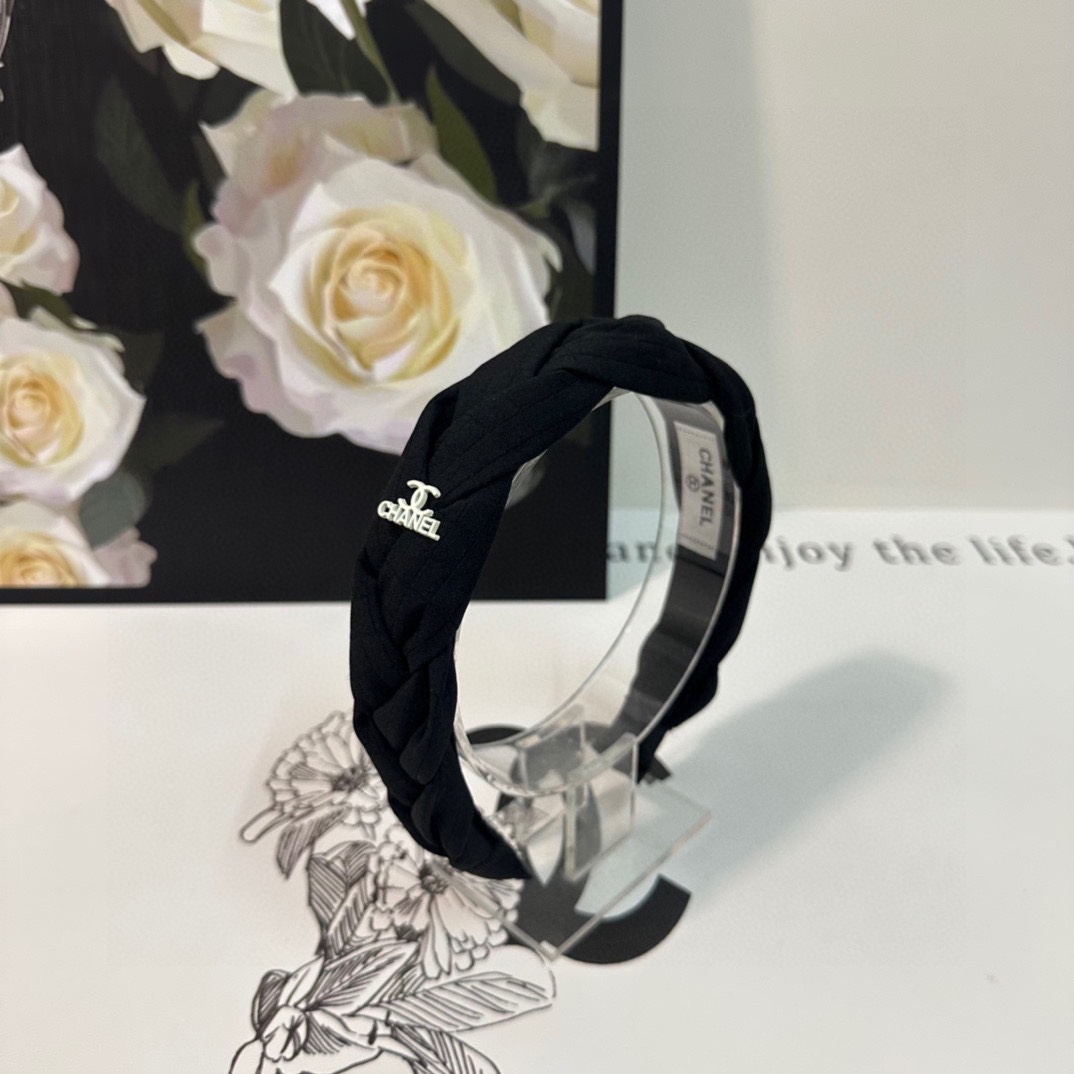 NO:276529,Specially equipped with counter packaging Chanel (Chanel) latest hairband, fairy, quick to buy, special material, no head, salt or sweet~ hairpins, hairpins, chanel, chanel, hairpins19860909特 配专柜包装 Chanel（香奈儿）最新发箍 小仙女快入手 特殊材质 不嘞头 可盐可甜～发夹,发夹,chanel,chanel,hairpins,accessory