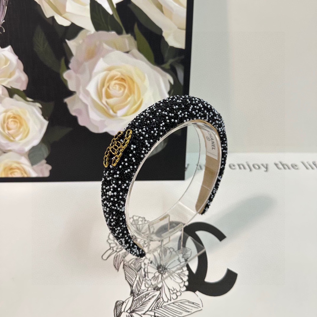 NO:276562,Specially equipped with counter packaging Chanel (Chanel) celebrity pearl high-engine hairband, which is very textured to touch, high-engine production, fashionable essence, essential items for fairies, hairpins, chanel, chanel, hairpins19860909特 配专柜包装 Chanel（香奈儿）名媛珍珠高工发箍 摸起来特别有质感 高工制作 时髦精 小仙女必备单品发夹,发夹,chanel,chanel,hairpins,accessory