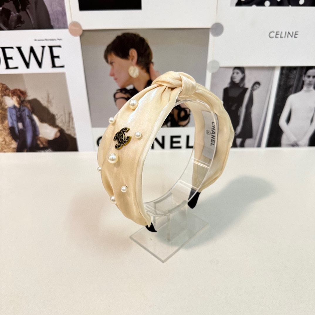 NO:276687,Specially equipped with counter packaging Chanel (Chanel) latest pearl hairband, fairy, quick to buy, special material, no head, salt or sweet~ hairpins, hairpins, chanel, chanel, hairpins19860909特 配专柜包装 Chanel（香奈儿）最新珍珠发箍 小仙女快入手 特殊材质 不嘞头 可盐可甜～发夹,发夹,chanel,chanel,hairpins,accessory