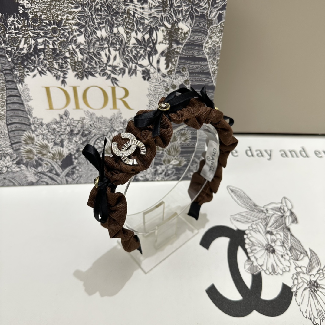 NO:277000,Specially equipped with counter packaging Chanel (Chanel) latest luxury hairband, purchased by the fairy, special material, no head, salt or sweet~ hairpins, hairpins, chanel, chanel, hairpins19860909特 配专柜包装 Chanel（香奈儿）最新高奢发箍 小仙女入手 特殊材质 不嘞头 可盐可甜～发夹,发夹,chanel,chanel,hairpins,accessory