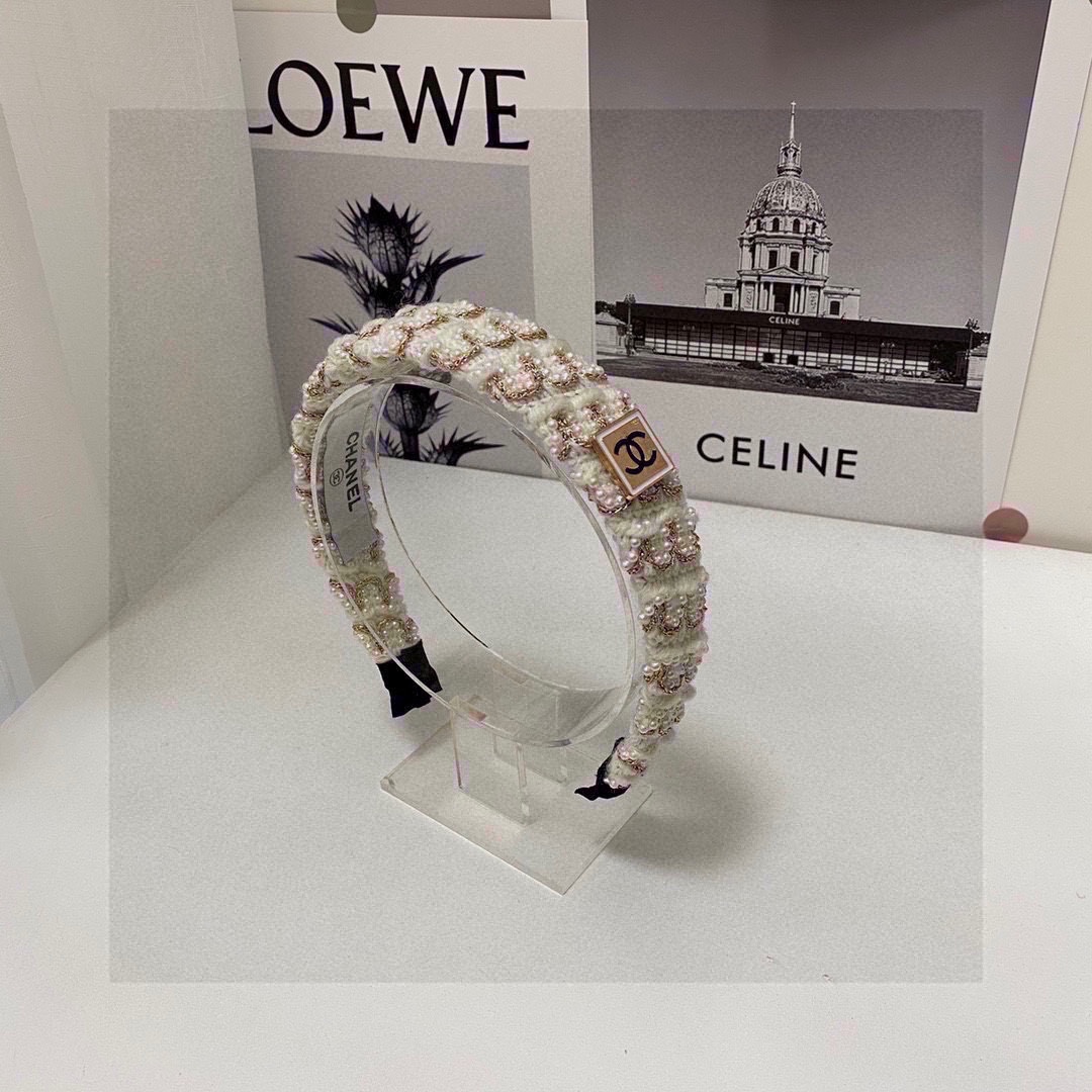 NO:276979,Specially equipped with counter packaging Chanel (Chanel) latest hairband, purchased by the fairy, special material, no head, salt or sweet~ hairpins, hairpins, chanel, chanel, hairpins19860909特 配专柜包装 Chanel（香奈儿）最新发箍 小仙女入手 特殊材质 不嘞头 可盐可甜～发夹,发夹,chanel,chanel,hairpins,accessory