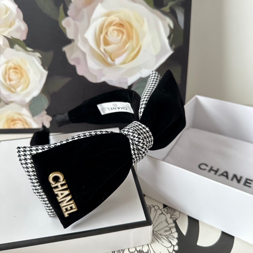 配专柜包装Chanel香奈儿vintage发箍这款戴上真的是小公主本主了！丝绒的材质真的超级好看超级洋气