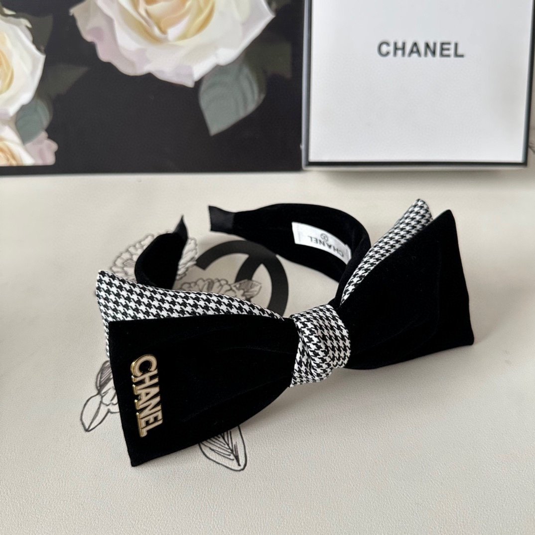 配专柜包装Chanel香奈儿vintage发箍这款戴上真的是小公主本主了！丝绒的材质真的超级好看超级洋气