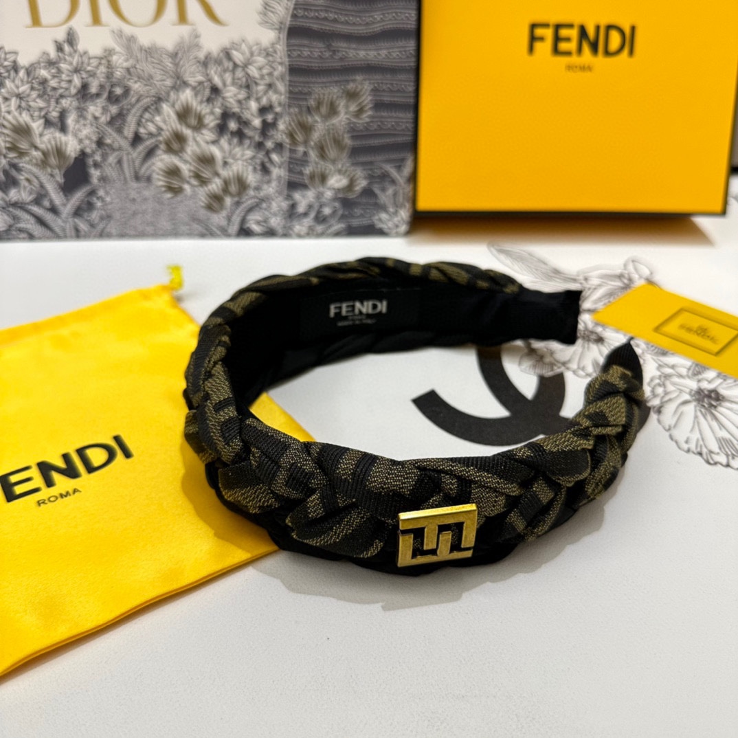 NO:277008,Specially equipped with counter packaging FENDI (Fendi) latest crossed special fabric hairbands, purchased by fairies, special materials, no head, salt or sweet~ hairpins, hairpins, fendi, fendi, fendi, hairpins19860909特 配专柜包装 FENDI（芬迪）最新交叉特殊面料发箍 小仙女入手 特殊材质 不嘞头 可盐可甜～发夹,发夹,fendi,fendi,hairpins,accessory