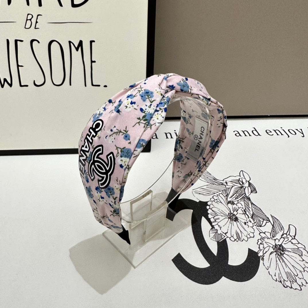 NO:277287,Specially equipped with counter packaging Chanel (Chanel) latest hairband, fairy, quick to buy, special material, no head, salt or sweet~ hairpins, hairpins, chanel, chanel, hairpins19860909特 配专柜包装 Chanel（香奈儿）最新发箍 小仙女快入手 特殊材质 不嘞头 可盐可甜～发夹,发夹,chanel,chanel,hairpins,accessory