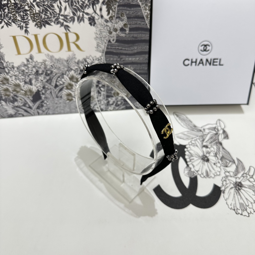 NO:277650,Specially equipped with counter packaging Chanel (Chanel) latest hairband, fairy, quick to buy, special material, no head, salt or sweet~ hairpins, hairpins, chanel, chanel, hairpins19860909特 配专柜包装 Chanel（香奈儿）最新发箍 小仙女快入手 特殊材质 不嘞头 可盐可甜～发夹,发夹,chanel,chanel,hairpins,accessory