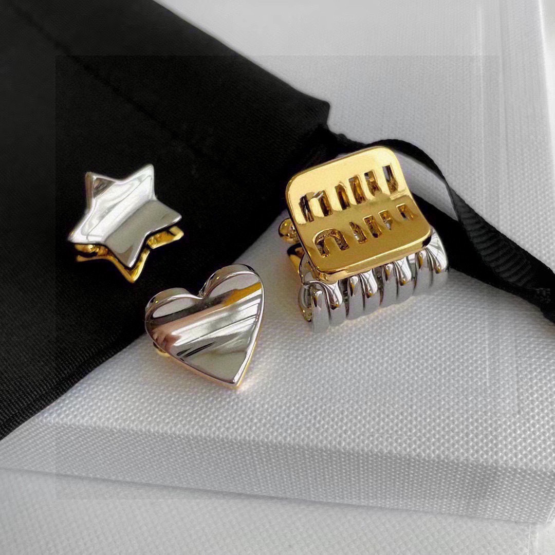 NO:277455,Special (three-piece set) with packaging MiuMiu (Miao Miao) hot-selling products, MM Miu Miu new grab clip combination set for women European and American niche five-pointed star love contrast metal hairpin hairpin, hairpin, miumiu, hairpins19860909特（三件套）配包装 MiuMiu（缪缪）爆款出货,MM谬小姐新款抓夹组合套装女欧美小众五角星爱心撞色金属发夹发夹,发夹,miumiu,hairpins,accessory