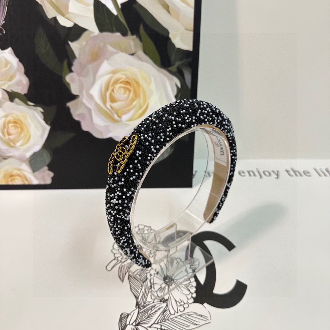 NO:277677,Specially equipped with counter packaging Chanel (Chanel) celebrity pearl high-engine hairband, which is very textured to touch, high-engine production, fashionable essence, essential items for fairies, hairpins, chanel, chanel, hairpins19860909特 配专柜包装 Chanel（香奈儿）名媛珍珠高工发箍 摸起来特别有质感 高工制作 时髦精 小仙女必备单品发夹,发夹,chanel,chanel,hairpins,accessory