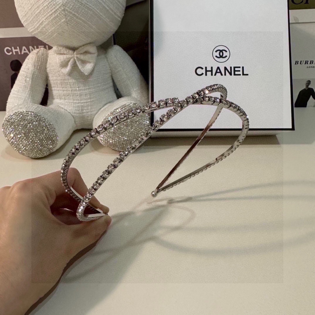配专柜包装Chanel香奈儿最新火爆水钻发箍进口面料质感材质超赞设计百看不厌名媛风十足可盐可甜