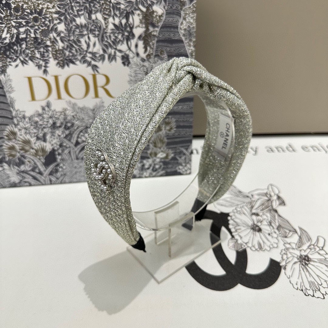 NO:278205,Specially equipped with full packaging Chanel (Chanel) popular hairband, special counter model shipment, it looks very high-end at first glance, super versatile, you must keep your own hair accessories, hairpins, chanel, chanel, hairpins19860909特 配全套包装 Chanel（香奈儿）爆款发箍,专柜款出货 一看就特别高档 超级百搭 必须自留发饰,发夹,chanel,chanel,hairpins,accessory
