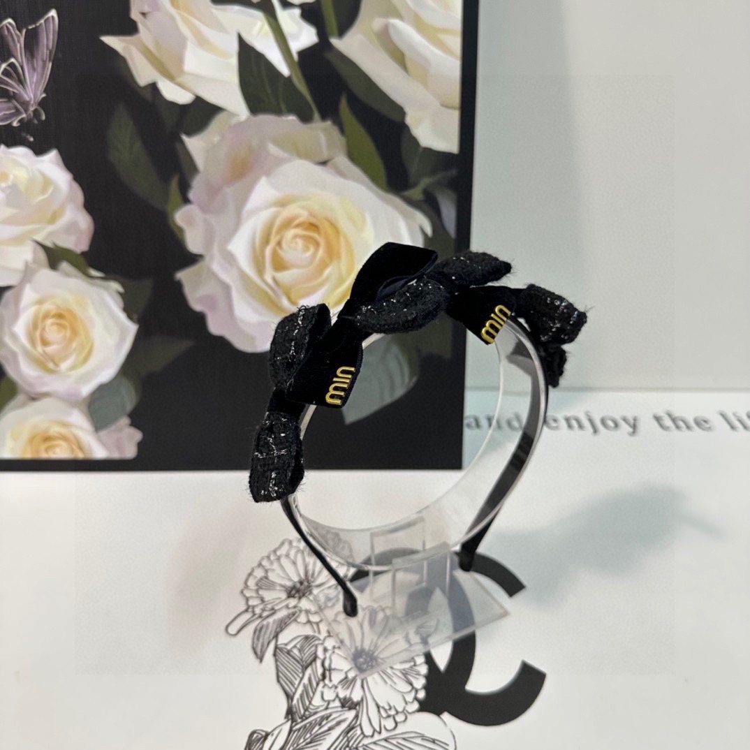 NO:278343,Special counter packaging MiuMiu (Miao Miu) latest velvet hairband bought by the fairy Special material No head Can be salty or sweet~ Hair accessories, hairpins, miumiu, hairpins19860909特配专柜包装 MiuMiu（缪缪）最新丝绒发箍 小仙女入手 特殊材质 不嘞头 可盐可甜～发饰,发夹,miumiu,hairpins,accessory