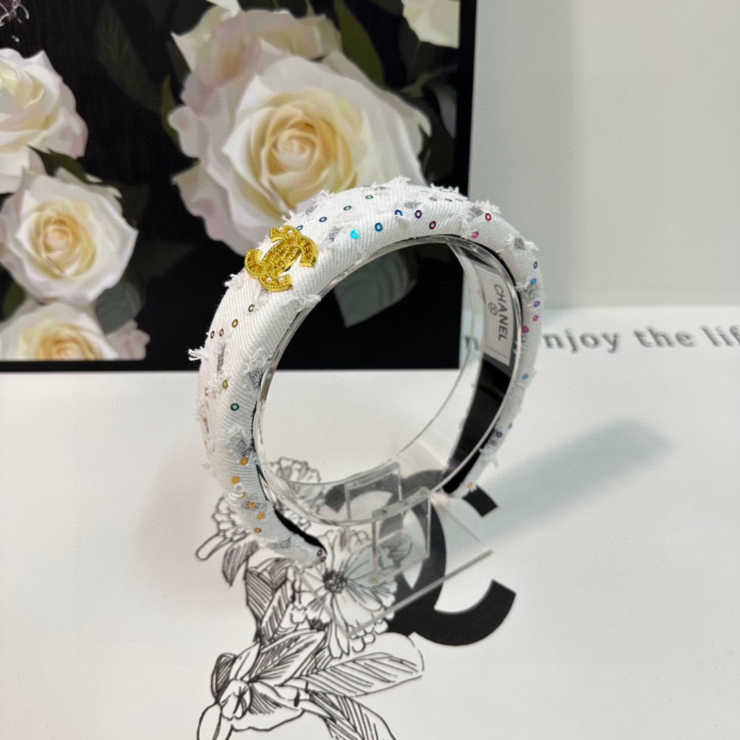 NO:278330,Specially equipped with counter packaging Chanel (Chanel) latest hardware hairband, fairy quick to buy, special material, no head, salt or sweet~ hair accessories, hairpins, chanel, chanel, hairpins19860909特 配专柜包装 Chanel（香奈儿）最新五金发箍 小仙女快入手 特殊材质 不嘞头 可盐可甜～发饰,发夹,chanel,chanel,hairpins,accessory