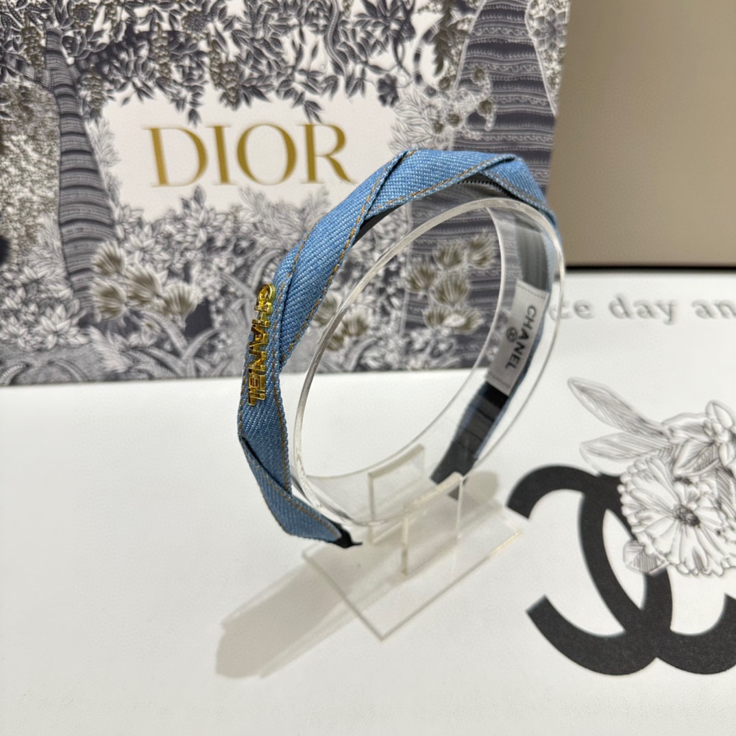 NO:278465,Specially equipped with counter packaging Chanel (Chanel) latest denim denim hairband, fairy quick to buy, special material, no head, salt or sweet~ hair accessories, hairpins, chanel, chanel, hairpins19860909特 配专柜包装 Chanel（香奈儿）最新丹宁牛仔发箍 小仙女快入手 特殊材质 不嘞头 可盐可甜～发饰,发夹,chanel,chanel,hairpins,accessory