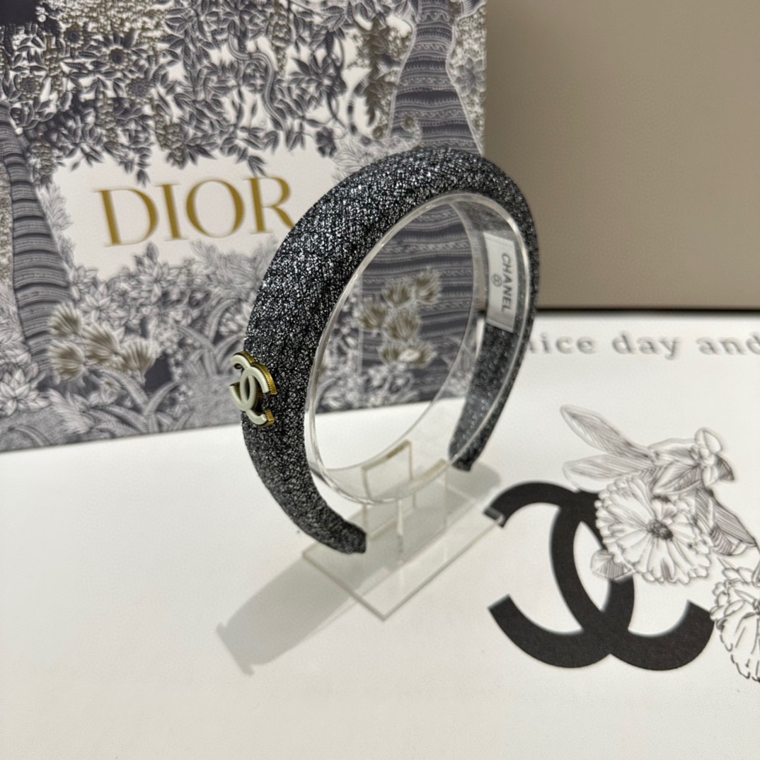 NO:278494,Specially equipped with counter packaging Chanel (Chanel) latest hairband, fairy, quick purchase, special material, no head, salt or sweet~ hair accessories, hairpins, chanel, chanel, hairpins19860909特 配专柜包装 Chanel（香奈儿）最新发箍 小仙女快入手 特殊材质 不嘞头 可盐可甜～发饰,发夹,chanel,chanel,hairpins,accessory