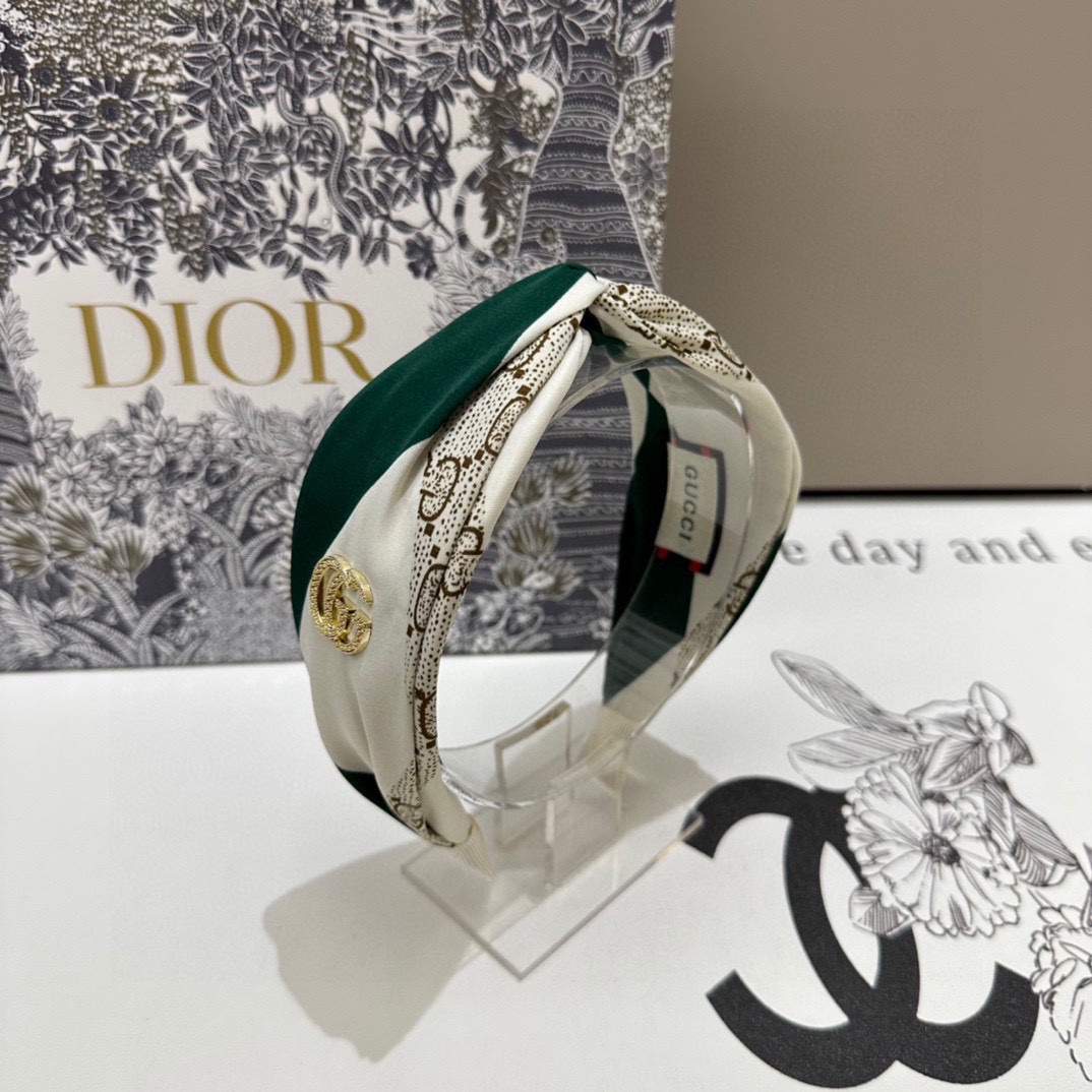 NO:278974,Specially equipped with counter packaging GUCCI (Gucci) latest old-fashioned hairbands, purchased by the fairy, special material, no head, salt or sweet~ hair accessories, hairpins, gucci, gucci, hairpins19860909特 配专柜包装 GUCCI（古驰）最新老花系列发箍 小仙女入手 特殊材质 不嘞头 可盐可甜～发饰,发夹,gucci,gucci,hairpins,accessory