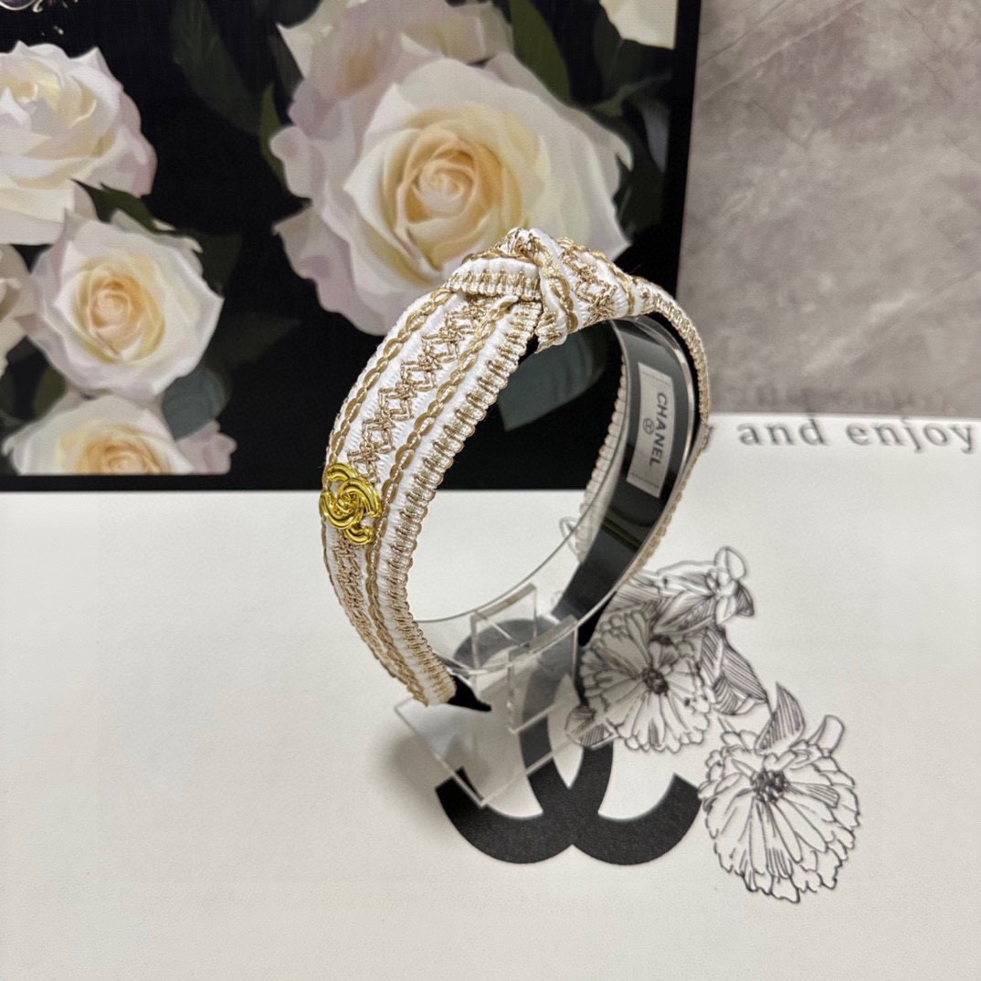 NO:279848,Specially equipped with counter packaging Chanel (Chanel) latest enamel hairband, fairy, quick to buy, special material, no head, salt or sweet~ hair accessories, hairpins, chanel, chanel, hairpins19860909特 配专柜包装 Chanel（香奈儿）最新珐琅发箍 小仙女快入手 特殊材质 不嘞头 可盐可甜～发饰,发夹,chanel,chanel,hairpins,accessory