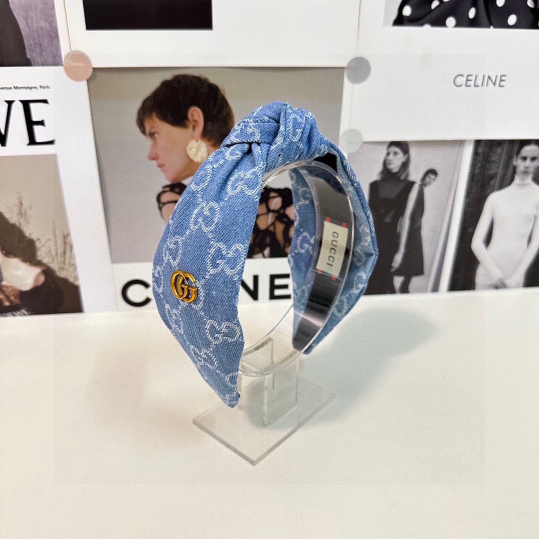 NO:280156,Specially equipped with counter packaging GUCCI (Gucci) latest medieval hardware tannin denim headband #Tell me!  A must-have item for everyone. This one must be bought. The fairy is going to take it. Whoever wears it looks good~ Hair accessories, hairpins, gucci, gucci, hairpins19860909特 配专柜包装 GUCCI（古驰）最新中古五金丹宁牛仔发箍# 信我！人手必备的单品 这件必须买 洋气神仙颜值 小仙女要收了它,谁戴谁好看～发饰,发夹,gucci,gucci,hairpins,accessory