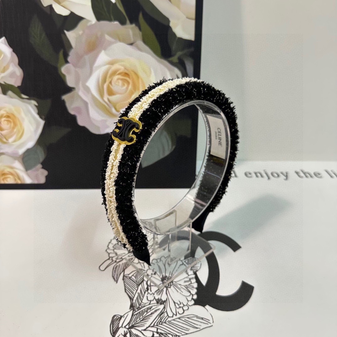 NO:280179,Specially equipped with counter packaging CELINE (Celin) autumn and winter fluff hairbands are very suitable for summer. Little fairy quickly buy. Whoever wears them looks good, can be salty or sweet~ hair accessories, hairpins, celine, celine, hairpins19860909特 配专柜包装 CELINE（赛琳）秋冬绒毛发箍 非常适合夏天 小仙女快入手 谁戴谁好看,可盐可甜～发饰,发夹,celine,celine,hairpins,accessory