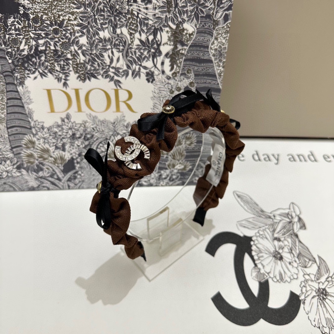 NO:280169,Specially equipped with counter packaging Chanel (Chanel) latest luxury hairband, purchased by the fairy, special material, no head, salt or sweet~ hair accessories, hairpins, chanel, chanel, hairpins19860909特 配专柜包装 Chanel（香奈儿）最新高奢发箍 小仙女入手 特殊材质 不嘞头 可盐可甜～发饰,发夹,chanel,chanel,hairpins,accessory