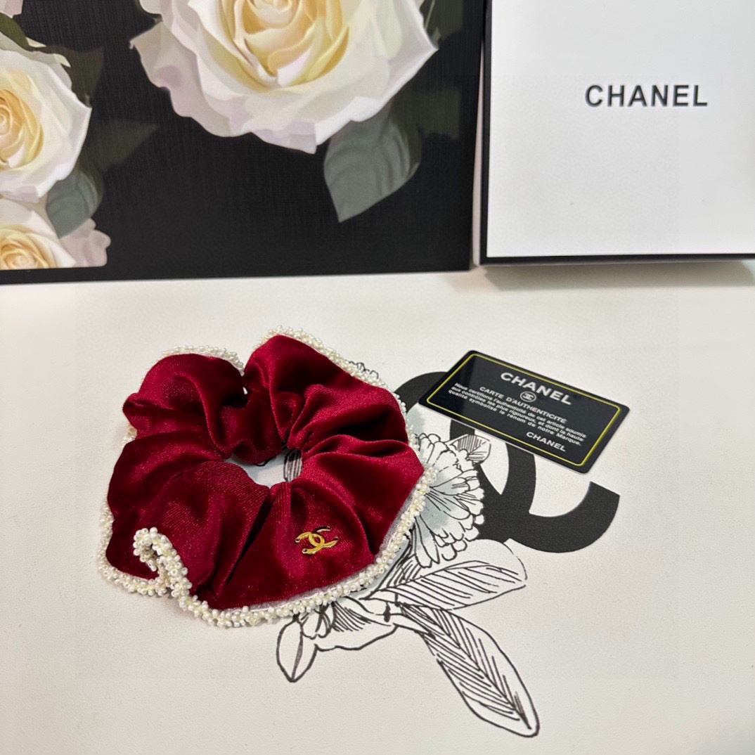 NO:280907,Special (single) with full packaging Chanel (Chanel) popular small-flavored velvet hair ring, counter model shipped, it looks very high-end at first glance, super versatile, you must keep your own hair accessories, hairpins, chanel, chanel, hairpins19860909特（单个）配全套包装 Chanel（香奈儿）爆款小香风丝绒发圈,专柜款出货 一看就特别高档 超级百搭 必须自留发饰,发夹,chanel,chanel,hairpins,accessory