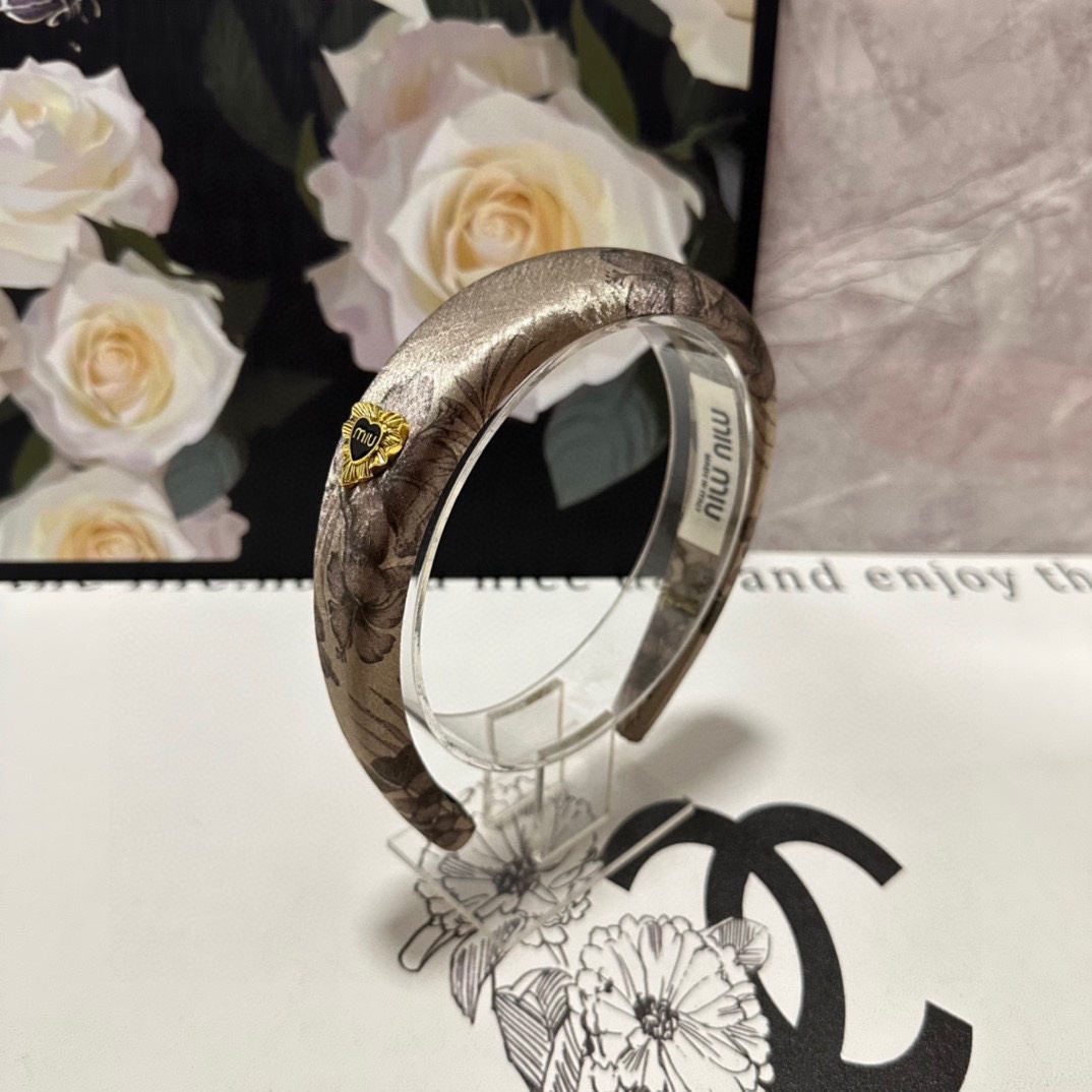 NO:280894,Specially equipped with counter packaging MIUMIU (Miao Miao) latest new Chinese satin hairband, fairy quick to buy, special material, no head, salt or sweet~ hair accessories, hairpins, miumiu, hairpins19860909特 配专柜包装 MIUMIU（缪缪）最新新中式缎面发箍 小仙女快入手 特殊材质 不嘞头 可盐可甜～发饰,发夹,miumiu,hairpins,accessory