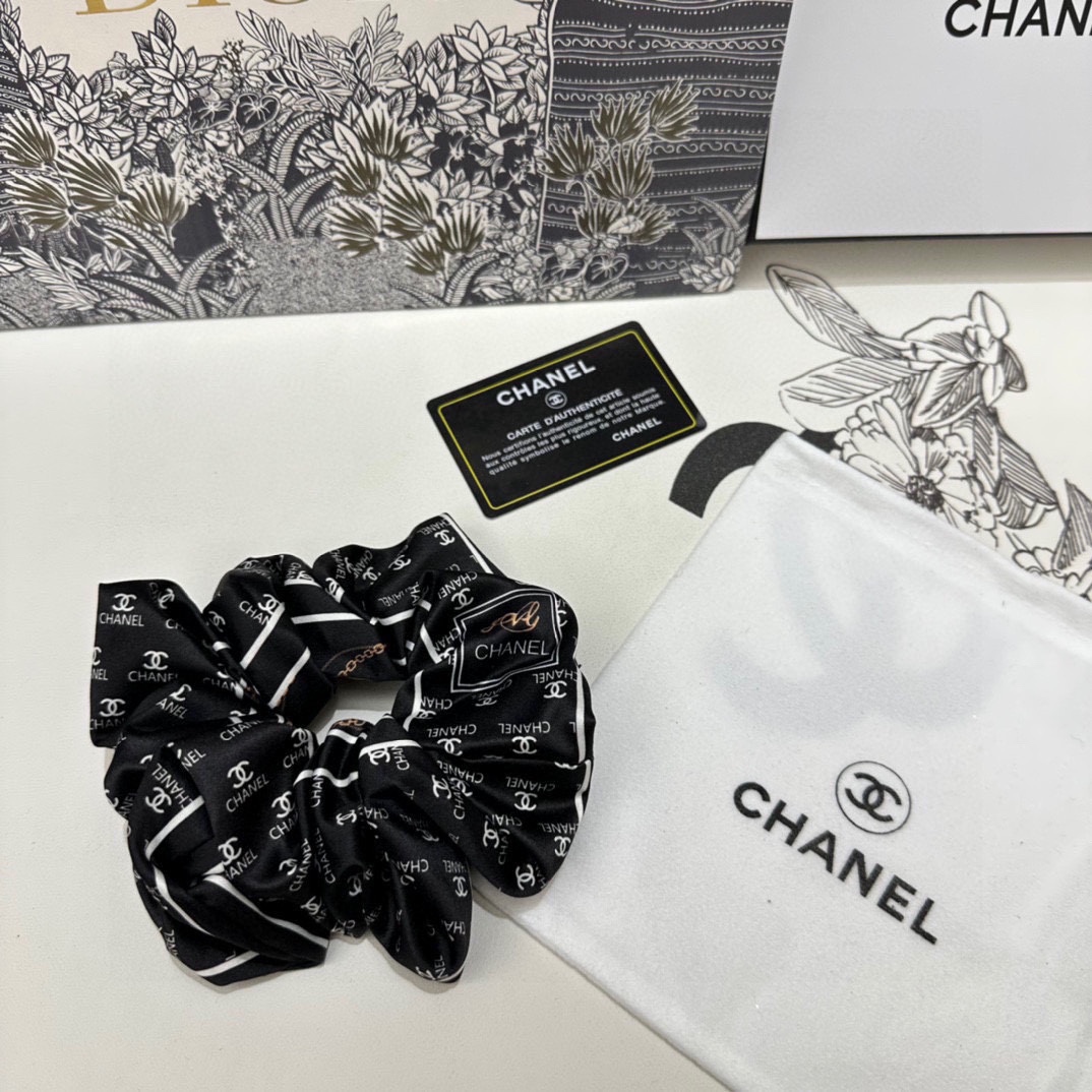 NO:280876,Special (single) with full package Chanel (Chanel) popular palace hair circle, special counter model shipped, it looks very high-end, super versatile, you must keep your own hair accessories, hairpins, chanel, chanel, hairpins19860909特（单个）配全套包装 Chanel（香奈儿）爆款宫廷风发圈,专柜款出货 一看就特别高档 超级百搭 必须自留发饰,发夹,chanel,chanel,hairpins,accessory