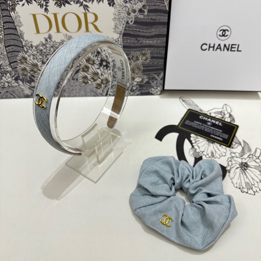NO:280898,Special (two-piece set) with counter packaging. Chanel (Chanel) latest hit product is here. Xiaoxiangfeng two-piece set hairband hair ring. The elegant girl is worth buying. Very easy to match. Temperament and taste. It is recommended to wear it together. Magical fairy hair accessories, hairpins, chanel, chanel, hairpins.19860909特（两件套）配专柜包装 Chanel（香奈儿）最新爆款来啦小香风两件套发箍发圈 优雅的girl值得入手 非常好搭配 气质有品位 建议两个一齐佩戴 神奇的仙发饰,发夹,chanel,chanel,hairpins,accessory