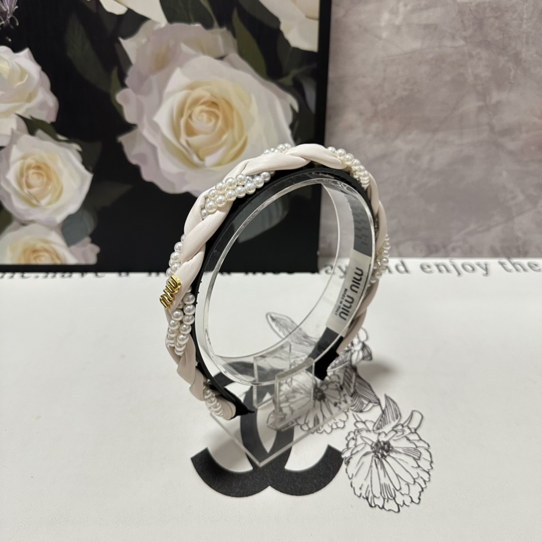 NO:280868,Specially equipped with counter packaging MIUMIU (Miao Miu) latest pearl enamel hairband bought by fairies Special material No head Can be salty or sweet~ Hair accessories, hairpins, miumiu, hairpins19860909特 配专柜包装 MIUMIU（缪缪）最新珍珠珐琅发箍 小仙女入手 特殊材质 不嘞头 可盐可甜～发饰,发夹,miumiu,hairpins,accessory