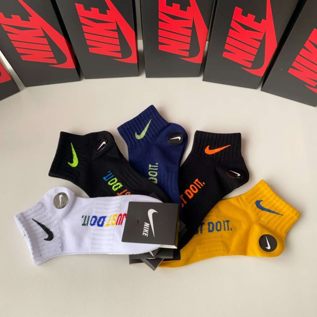 配专柜包装NIKE耐克新款中短款堆堆袜袜子！一盒五双专柜同步筒袜袜子大牌出街潮人必备超好搭