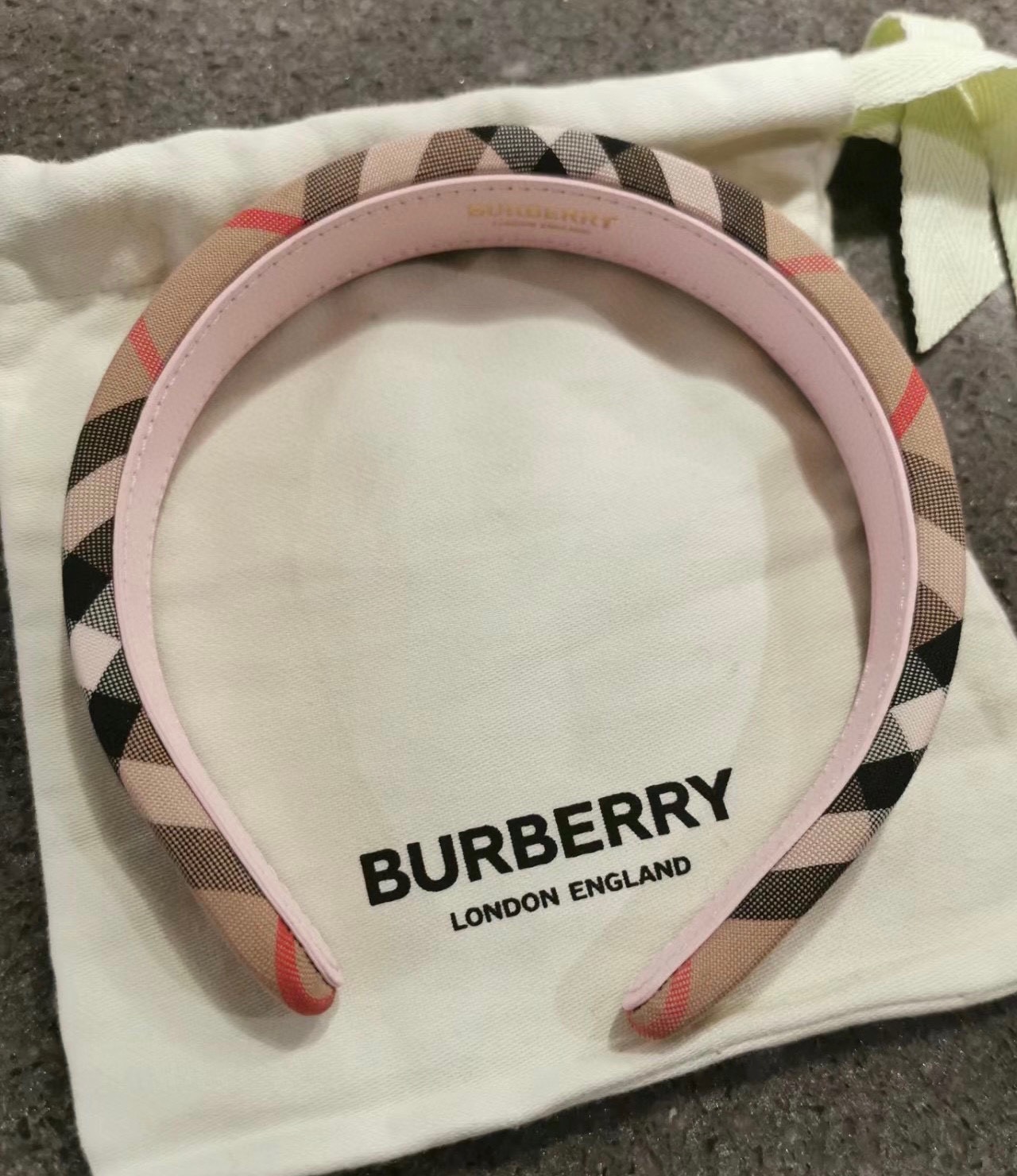 爆款来袭配包装专柜1比1材质#Burberry巴宝莉最新爆款所见即所得新款弹力质感手感都非常好真的爱死了