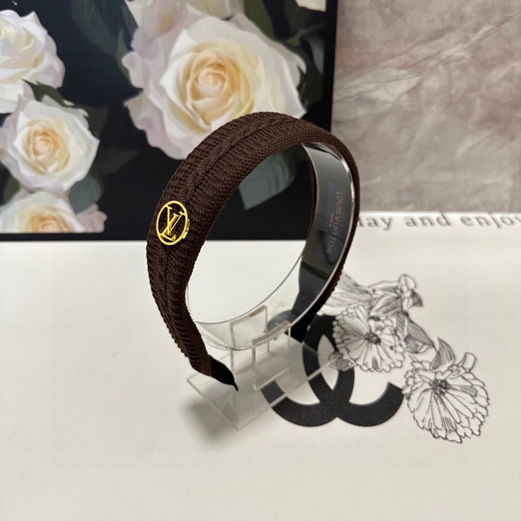 NO:282864,Specially equipped with counter packaging LV (Louis Vuitton) latest high-engine hairband, fairy quick to buy, special material, no head, salt or sweet~ hairpin, hairpin, louis vuitton, louis vuitton, hairpin19860909特 配专柜包装 LV（路易威登）最新高工发箍 小仙女快入手 特殊材质 不嘞头 可盐可甜～发夹,发夹,louis vuitton,louis vuitton,hairpins,accessory